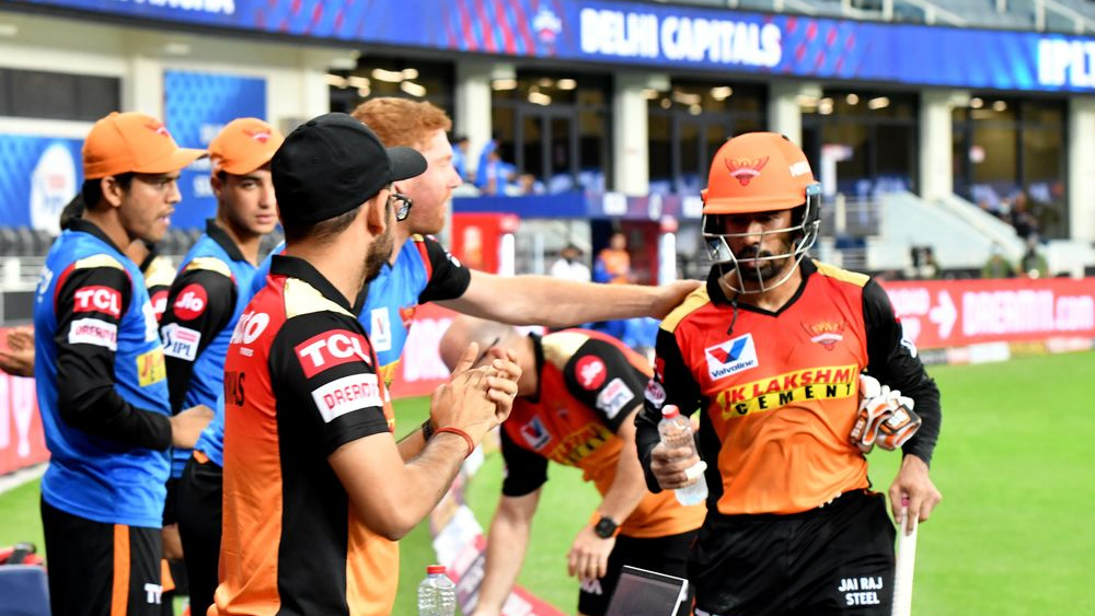 শেষ দুই ম্যাচে তারা ওয়ার্নাররা মুখোমুখি হবে মুম্বই এবং ব্যাঙ্গালোরের। নিজেদের দুই ম্যাচ জিতে অপেক্ষা করতে হবে বাকি দলগুলো যাতে ১৬ পয়েন্ট না পায়। তবেই সুযোগ আসবে শেষ চারে যাওয়ার।