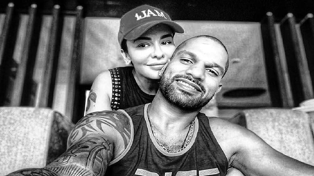 আয়েশার সমর্থন এবং উৎসাহ তাঁকে সব সময়েই ভাল খেলতে উদ্বুদ্ধ করে। জানিয়েছেন শিখর। বিয়ের পরে ক্রিকেটার হিসেবে অনেক বেশি পরিণত হয়েছেন। দাবি বাঁহাতি ওপেনারের।