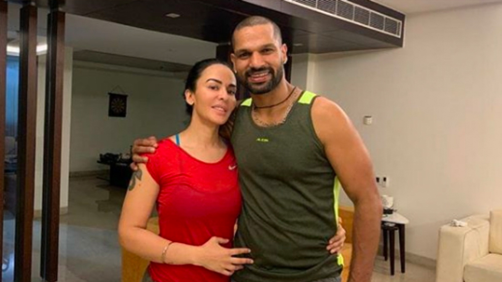 লেডি-লাক তত্ত্বে অবশ্য বিশ্বাসী নন আয়েশা। তাঁর কথায়, শিখর ক্রিকেট নিয়ে প্যাশনেট এবং নিজের চেষ্টাতেই তিনি উন্নতি করেছেন।