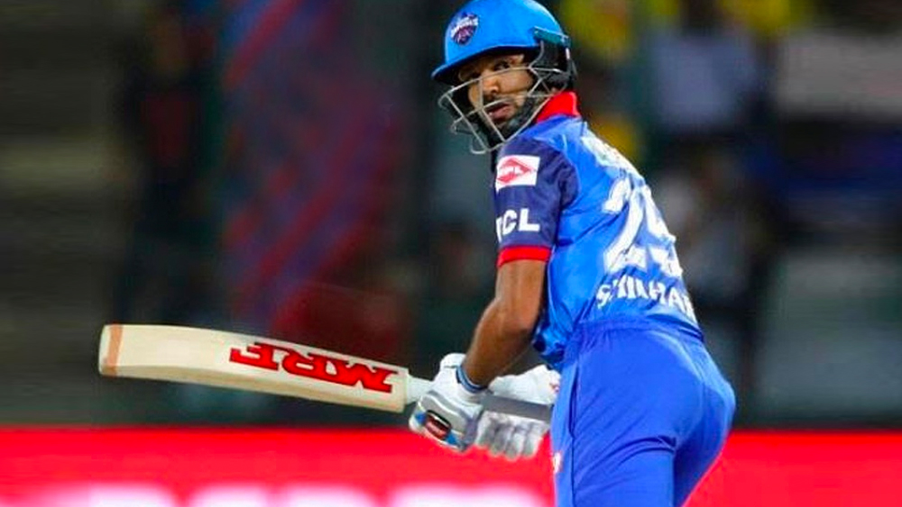 চলতি আইপিএল-এ দুরন্ত ফর্মে আছে শিখর। আইপিএল ইতিহাসে প্রথম ব্যাটসম্যান হিসেবে পর পর দু’টি ম্যাচে সেঞ্চুরি করে রেকর্ড করেছেন তিনি। টুর্নামেন্টের অন্যান্য তারকা ব্যাটসম্যানদের ছাপিয়ে শিখরে পৌঁছেছেন তিনি।