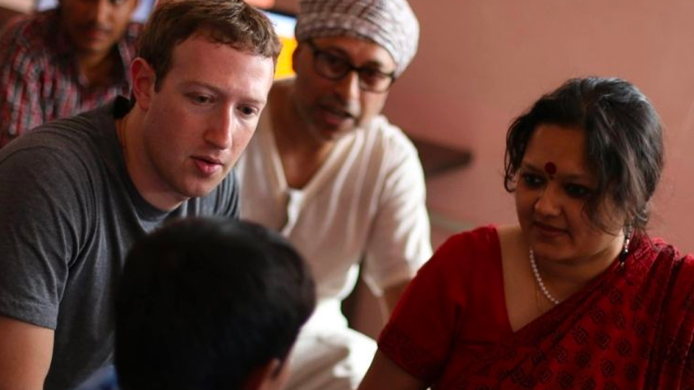 চলতি বছর অগস্টে ফেসবুকের বিরুদ্ধে ব্যবসায়িক স্বার্থে ঘৃণা-ভাষণের সঙ্গে আপসের অভিযোগ এ বার গড়ায় আদালত পর্যন্ত। আঁখির বিরুদ্ধে বিদ্বেষমূলক মন্তব্য প্রচার এবং ধর্মীয় ভাবাবেগে আঘাত দেওয়ার অভিযোগে ছত্তীসগঢ় পুলিশ মামলা দায়ের করে। কংগ্রেসের তরফে পুরো ঘটনার তদন্ত চেয়ে ফেসবুক কর্ণধার মার্ক জাকারবার্গের কাছে চিঠি পাঠানো হয়।