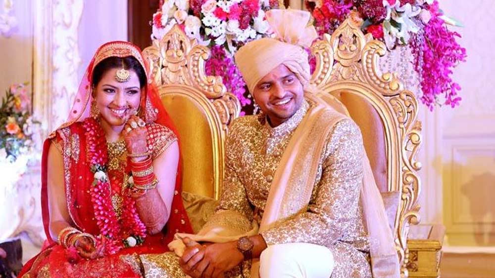 টুন্ডে কাবাবের পাশাপাশি লখনউয়ের বিখ্যাত গলহৌটি কাবাব, মাটন বিরিয়ানি, মাটন কোর্মা ছিল সুরেশ-প্রিয়ঙ্কার বিয়ের ভোজের অন্যতম আকর্ষণ।