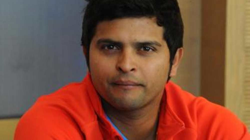 ভাল খবরের পাশাপাশি এ বছর দুঃসময়ও অপেক্ষা করে ছিল সুরেশ রায়নার জন্য। গত ১৯ অগস্ট মাঝরাতে পাঠানকোটের থারিয়াল গ্রামে তাঁর কাকার পরিবারকে ডাকাতির উদ্দেশে আক্রমণ করেছিল দুষ্কৃতীরা।