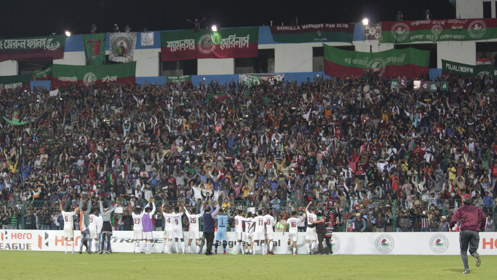 জামশেদপুরের বিরুদ্ধে ইস্টবেঙ্গল খেলবে ১০ ডিসেম্বর। হায়দরাবাদ এফসি-র বিরুদ্ধে ১১ ডিসেম্বর খেলবে মোহনবাগান।