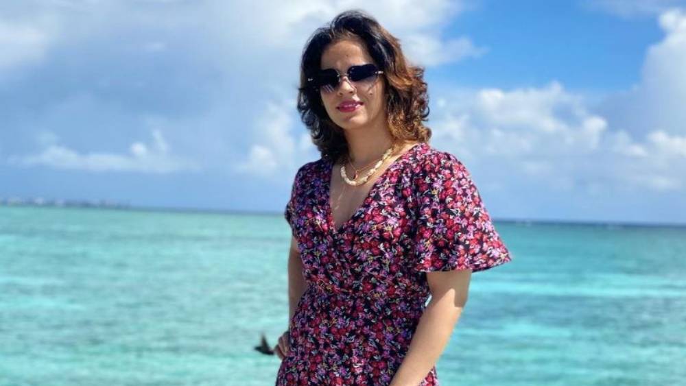 দুই তারকা গাঁটছড়া বেঁধেছেন ২০১৮ সালের ডিসেম্বরে। তার পর ব্যস্ত হয়ে পড়েন সার্কিটে। এ বার দু’জনে ছুটি কাটাতে লম্বা ব্রেক নিলেন। মলদ্বীপ বেড়াতে গেলেন যুগলে। কাটালেন নিভৃত কিছু সময়। ক্যামেরাবন্দি সেই ছবি সোশ্যাল মিডিয়ায় পোস্ট হতেই ভাইরাল।