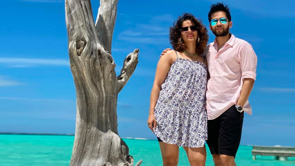 কাশ্যপ বেড়ানো নিয়ে ইনস্টাগ্রামে লিখেছেন, ‘বেড়ানো একমাত্র জিনিস যা মানুষ কিনতে পারলে সেটি তাকে সমৃদ্ধ করে তোলে’। প্রিয়জন সাইনাকে ট্যাগ করতে ভোলেননি কাশ্যপ।