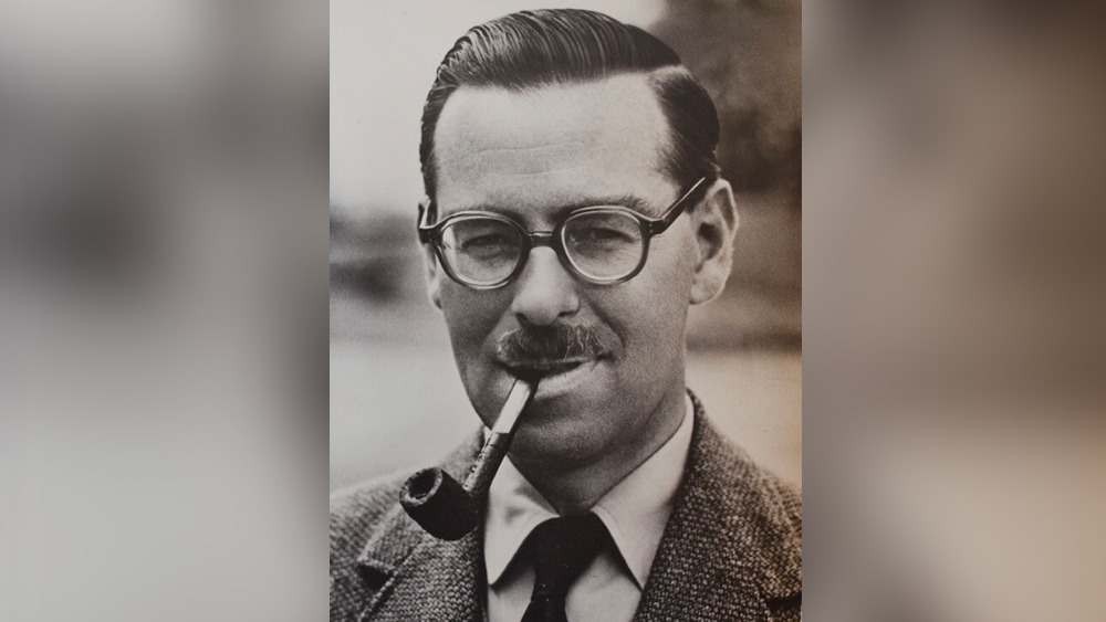 আমেরিকার বিত্তশালী পরিবার এবং রাশিয়ার জ়ারদের জন্য গয়না তৈরি করতেন কার্টিয়ার। ১৯৩১ সালে কার্টিয়ারকে রঙিন হিরে দিয়ে একটি নেকলেস তৈরি করে দিতে বলে রঞ্জিতসিংহজি। নেকলেসটি কেমন হবে, তার যে বর্ণনা তিনি দেন, তাতে নাকি চোখ ছানাবড়া হয়ে যায় কার্টিয়ারেরও।