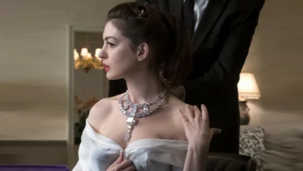 তবে বর্তমানে নেকসলেসটির অস্তিত্ব না থাকলেও, লোকমুখে আজও প্রচলিত সেটি। সম্প্রতি হলিউডের ‘ওশিয়ানজ এইট’ ছবিতে ওই নেকলেসটির অনুরূপ একটি নেকলেস দেখানো হয়। সেটিকে ঘিরেই ছবির কাহিনি আবর্তিত হয়। ছবিতে অ্যান হ্যাথওয়েকে ওই নেকলেসটি পরে দেখাও যায়।