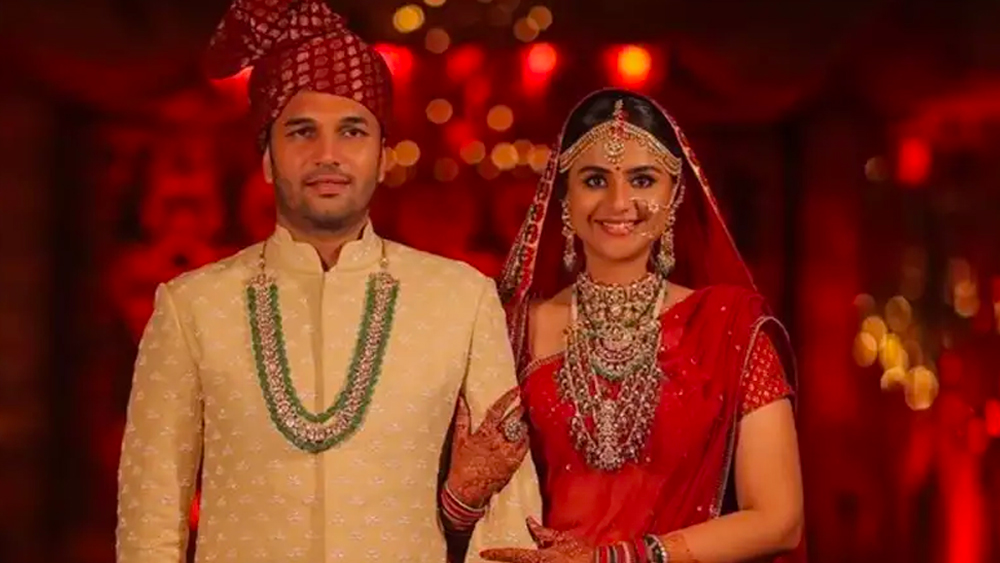 তাঁকে একেবারেই চেনা যাচ্ছিল না বলেছিলেন নেটাগরিকরা। সেই ছবিগুলিও লকডাউনে ভাইরাল হয়েছিল।