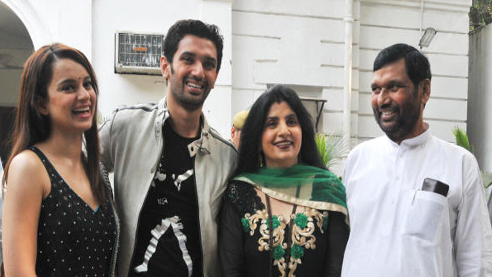 এই ছবির বাকি কুশীলবরা ছিলেন কঙ্গনা রানাউত, নীরু বাজওয়া এবং সাগরিকা ঘাটগে।