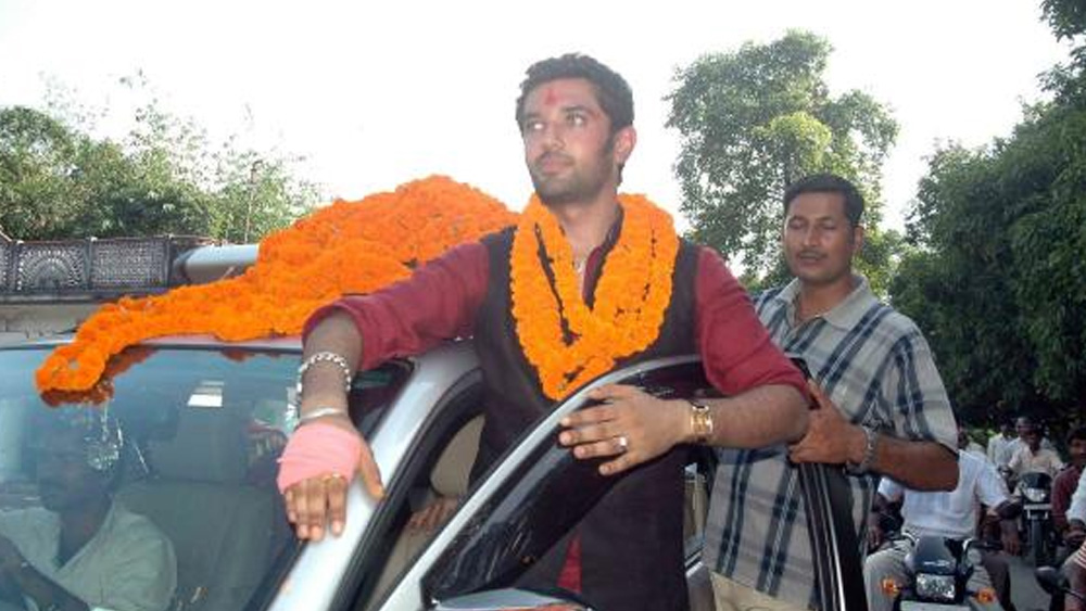 ২০১৪ সালে লোক জনশক্তি পার্টির হয়ে তিনি লোকসভা নির্বাচনে প্রতিদ্বন্দ্বিতা করেন বিহারের জামুই কেন্দ্র থেকে। নিকটতম প্রতিদ্বন্দ্বী আরজেডি  প্রার্থীকে তিনি পরাজিত করেন ৮৫ হাজারের বেশি ভোটে।