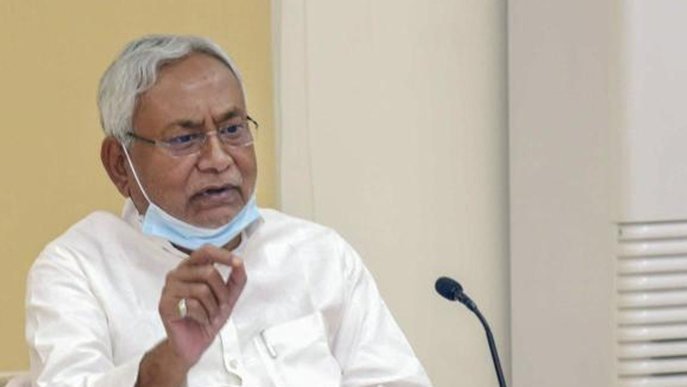 বিজেপি সূত্রের খবর, এলজেপিকে ২৯টি আসন ছাড়ার প্রস্তাব দেওয়া হলেও প্রিন্স রাজি হননি। এই পরিস্থিতিতে নীতীশের সঙ্গে বোঝাপড়া চূড়ান্ত করেছে বিজেপি। সূত্রের খবর, শনিবার রাতে পটনায় দু’দলের বৈঠকে আসন সমঝোতা চূড়ান্ত হয়েছে। আলোচনায় ঠিক হয়েছে বিহার বিধানসভার ২৪৩ আসনের মধ্যে জেডি(ইউ)পাবে ১২৪টি। বিজেপি লড়বে ১১৯টি আসনে।