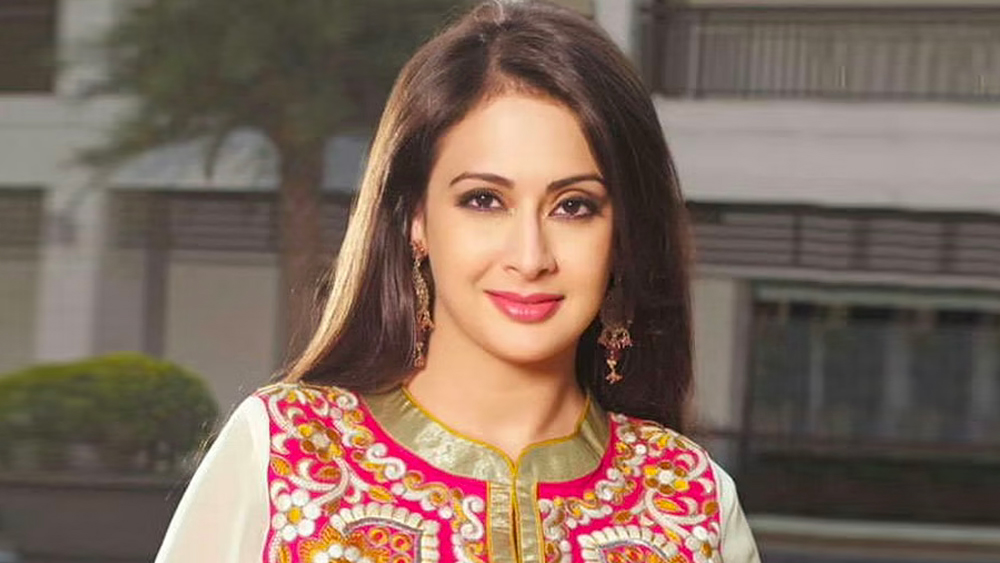 বড় পর্দায় প্রথম সুযোগ দক্ষিণী ইন্ডাস্ট্রিতে। তামিল, তেলুগু ও মালয়লম ভাষায় পর পর তিনটি ছবি করার পরে অবশেষে ডাক বলিউড থেকে। প্রথম ছবিতেই যশরাজের ব্যানার। ২০০০ সালে মুক্তি পেল প্রীতির প্রথম হিন্দি ছবি ‘মহাব্বঁতে’।