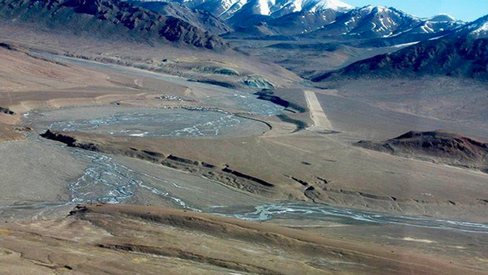 তাঁর বিবরণ এবং অন্যান্য খুঁটিনাটি তথ্য ঘেঁটে হেনরি বেলিউ প্রকাশ করেন দৌলত বেগ ওল্ডি নামকরণের ইতিহাস। অর্থাৎ কয়েকশো বছর ধরেই যুদ্ধের গন্ধ গায়ে মেখে রয়েছে এই এলাকা। যার দক্ষিণ দিকে পূর্ব থেকে পশ্চিমে বয়ে গিয়েছে চিপ চাপ নদী।