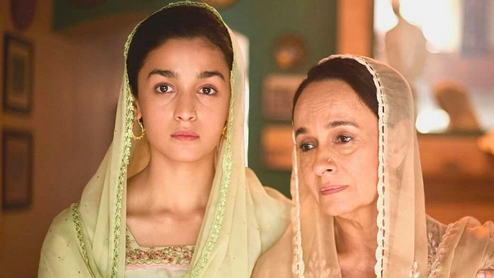 বলিউডে বেশি ছবিতে অভিনয় করেননি সোনি। কিন্তু যে কয়েকটি ছবিতে তিনি কাজ করেছেন, তাঁর উপস্থিতি দাগ কেটে গিয়েছে দর্শকমনে। ‘মান্ডি’,‘সারাংশ’, ‘ত্রিকাল’, ‘সারাংশ’, ‘ড্য়াডি’, ‘সড়ক’ ‘গুমরাহ’, ‘মনসুন ওয়েডিং’, ‘পেজ থ্রি’ এবং সম্প্রতি ‘রাজি’ তাঁর ফিল্মোগ্রাফিতে উল্লেখযোগ্য।