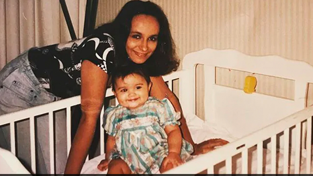 এই বিয়েতে তীব্র আপত্তি ছিল সোনির পরিবারের। কিন্তু সোনিকে তাঁর পরিকল্পনা থেকে সরানো যায়নি। মহেশ-সোনির প্রথম সন্তান শাহিনের জন্ম হয় ১৯৮৮ সালে। ছোট মেয়ে আলিয়ার জন্ম ১৯৯৩-এ।