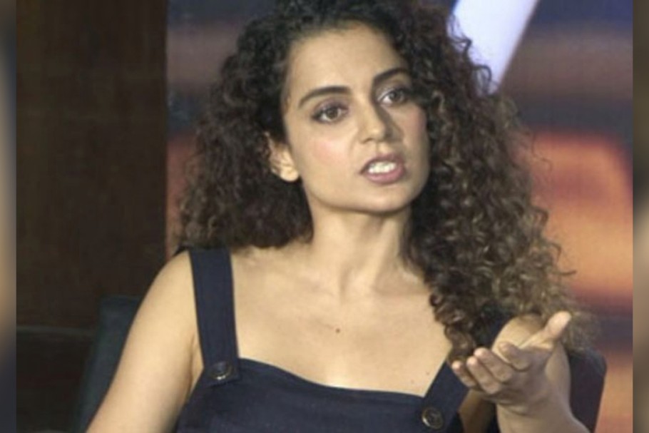 সম্প্রতি কঙ্গনা টুইট করেন, ‘‘একদিন সকালে ঘুম ভাঙল, তার পর আচমকা নিজেদের মেরে ফেললেন, তরুণ এবং অসাধারণ প্রতিভাসম্পন্ন মানুষদের ক্ষেত্রে এটা কখনও হতেই পারে না। সুশান্ত বলেছিলেন, তাঁকে ব্যঙ্গ-বিদ্রূপের শিকার হতে হয়েছে। প্রাণের আশঙ্কা ছিল। মুভি মাফিয়ারা তাঁর উপর নিষেধাজ্ঞা জারি করেছে, তাঁকে হেনস্থা করা হয়েছে। ধর্ষণের ভুয়ো অভিযোগে মানসিক ভাবে বিপর্যস্ত হয়ে পড়েছিলেন সুশান্ত।’’