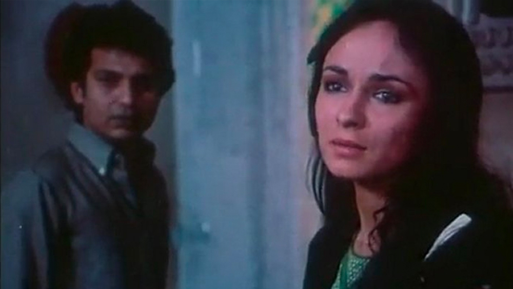 মানসিক অসুস্থতাকে খারাপ চোখে না দেখার অনুরোধ জানিয়েছেন সোনি। লিখেছেন, “মানসিক অসুস্থতা নিয়ে ভয় বা লজ্জা পাওয়ার মতো কিছু নেই। এই অসুখকে ঠিক করে চিনে চিকিৎসা করলে প্রাণ বাঁচা যেতে পারে।”