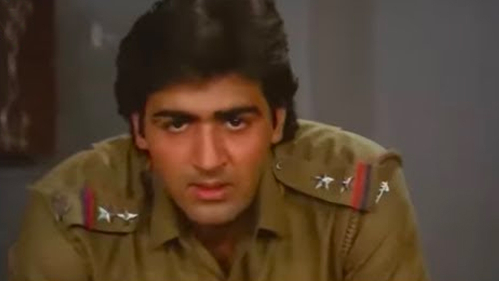 অভিনেতা হিসেবে সফল হতে না পারলেও সুমিত তাঁর প্রযোজকজীবন উপভোগ করছেন। প্রত্যক্ষভাবে বলিউডের অংশ নন ঠিকই। কিন্তু ইন্ডাস্ট্রিকে পুরোপুরি জীবন থেকে মুছে ফেলতেও পারেননি।