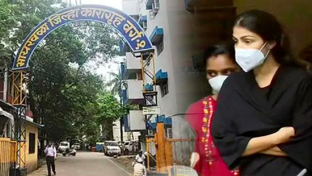 বাইকুল্লা জেলে বন্দিনী  রিয়াকে দেখতে সতীশ নিজে গিয়েছিলেন। জানিয়েছেন, আইনজীবী জীবনে বহু দিন পর তিনি তাঁর কোনও ক্লায়েন্টকে দেখতে কারাগারে গিয়েছিলেন।