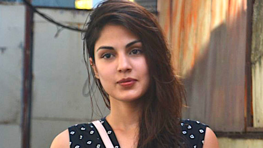 বিচারপতি কোতোয়ালের আরও বক্তব্য,এও বলা যায় না যে, সুশান্তের জন্য রিয়া মাদক জোগাড় করতেন মানেই তিনি মাদক চক্রের সক্রিয় সদস্য। মাদক রোধ আইনের যে সব ধারা প্রয়োগ করে রিয়াকে গ্রেফতার করা হয়েছিল, তার কোনওটাই যুক্তিগ্রাহ্য নয় বলে মন্তব্য করেছেন তিনি।