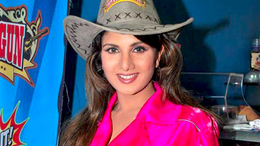 ২০০৮ সালে গুরুতর অসুস্থ অবস্থায় তাঁকে ভর্তি করা হয় হাসপাতালে। গুঞ্জন ছিল, তিনি ঘুমের ওষুধ খেয়ে আত্মঘাতী হওয়ার চেষ্টা করেছিলেন। কিন্তু পরে রম্ভা এই অভিযোগ অস্বীকার করেন। তাঁর দাবি ছিল, তিনি একদিন আগে পুজোর জন্য উপোস করেছিলেন। সেই কারণে দুর্বলতার কারণে জ্ঞান হারিয়েছিলেন।