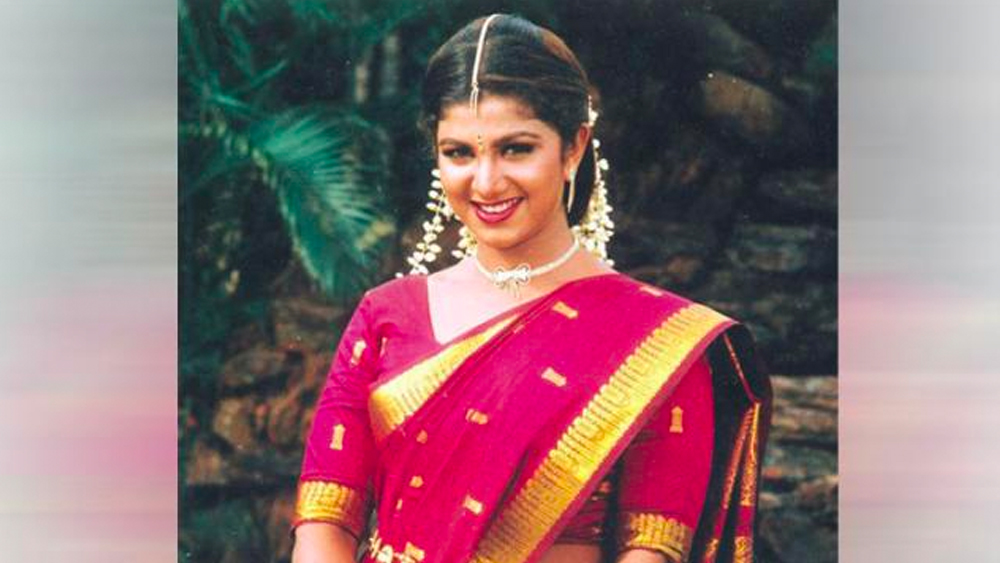 এদিকে তার পরের বছর রম্ভা নিজেই একটি মামলায় অভিযুক্ত হয়ে পড়েন। তাঁর দাদার স্ত্রী অভিযোগ করেন, পণের টাকা দাবি করে তাঁর উপর নির্যাতন চালাচ্ছে ননদ রম্ভা-সহ শ্বশুরবাড়ির বাকি সদস্য়রা।