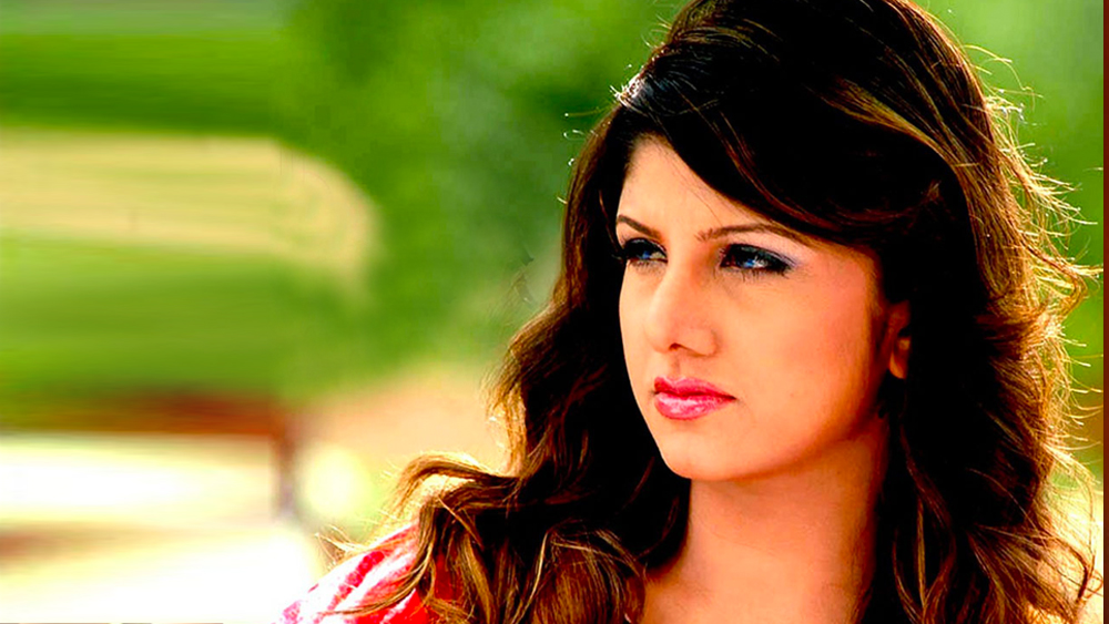 শেষ অবধি অবশ্য তাঁদের বিচ্ছেদ হয়নি। নিজেই বধূ নির্যাতন মামলায় অভিযুক্ত হওয়ার পরে রম্ভা স্বামীর সঙ্গে সমস্যা মিটিয়ে টরন্টো ফিরে যান ২০১৭ সালেই। পরের বছর পুত্রসন্তানের জন্ম দেন তিনি।