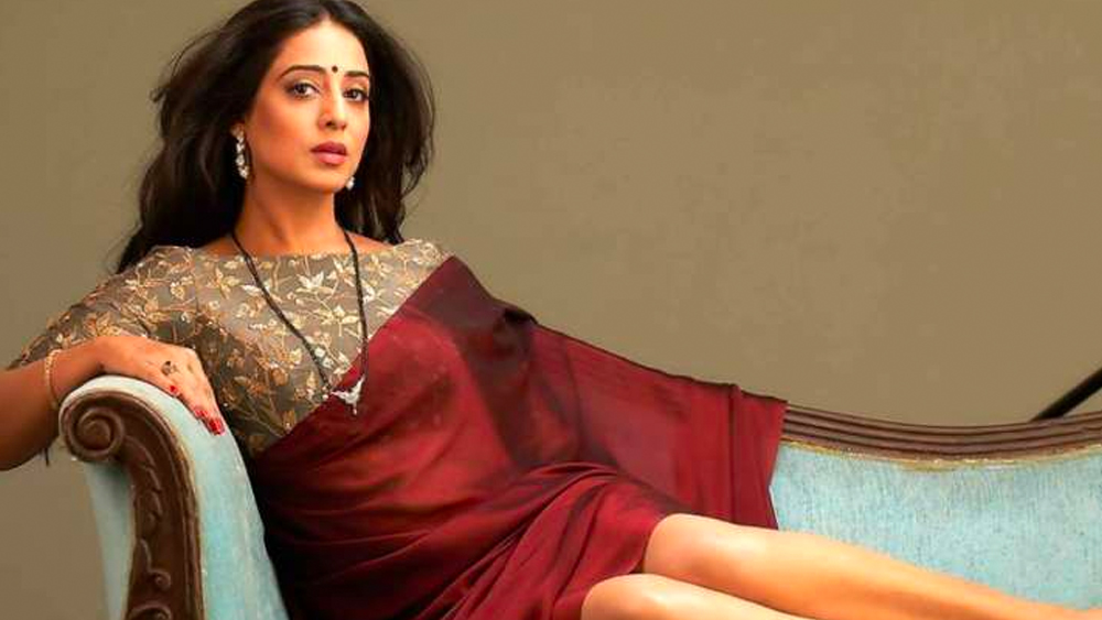 পঞ্জাবি ছবি ‘হাওয়ায়েঁ’-তে মাহি সবার প্রথমে অভিনয় করেন। বলিউডে তাঁর প্রথম ছবি ‘খোয়া খোয়া চাঁদ’। সুধীর মিশ্র পরিচালিত এই ছবির নায়ক নায়িকা ছিলেন সাইনি আহুজা এবং সোহা আলি খান। এই ছবিতে খুব ছোট ভূমিকায় অভিনয়
করেছিলেন মাহি।