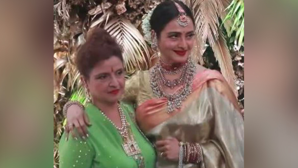 রেখা  এবং রাধা ছিলেন জেমিনীর দ্বিতীয় স্ত্রী সন্তান। ছোট থেকেই অভিনয় করতে শুরু করেছিলেন তাঁরা। জেমিনীর অন্য সন্তানরাও ছোট থেকেই স্বাবলম্বী হওয়ার চেষ্টা করেছিলেন। বাবার সঙ্গে তিক্ততা থাকলেও বৈমাত্রেয় ভাইবোনদের সঙ্গে রেখার সম্পর্ক ভাল ছিল।