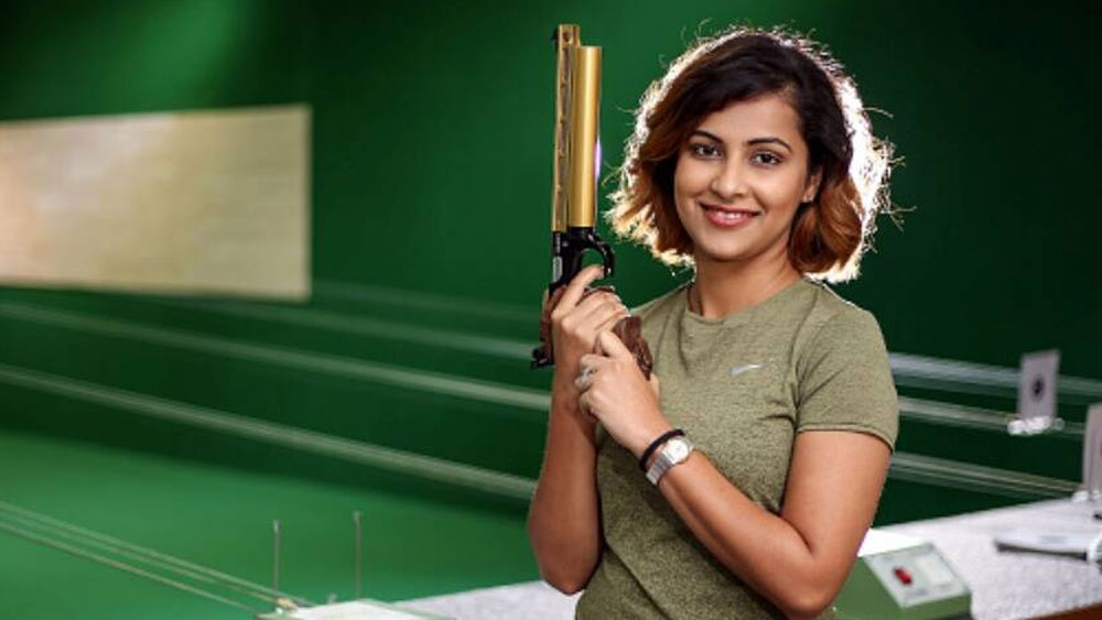 সে সময় জাতীয় স্তরেও সাফল্য এসেছে হিনার। কেরলে মহিলাদের ১০ মিটার এয়ার পিস্তল ইভেন্টে সোনা জিতে নেন তিনি।