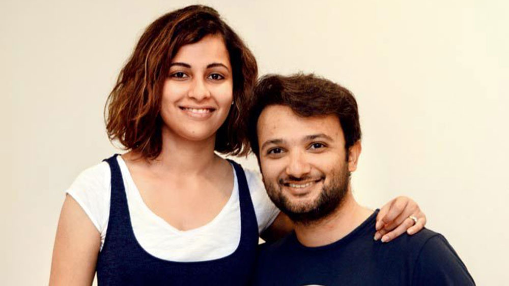 রোনকের সঙ্গে বছরখানেক প্রেম হিনার। লন্ডন অলিম্পিক্সের পরের বছরই বিয়ে করেন তাঁরা। একসঙ্গে ওঠাবসা, ট্রেনিংয়ের ফাঁকে ফাঁকে গুছিয়ে সংসার করছেন দু’জনে। রোনক নিজেও ২০০৬ সালের কমনওয়েলথ গেমসের সোনাজয়ী। সে বছরের এশিয়ান গেমসে রুপোর পদকও রয়েছে তাঁর। তবে ১৩ বছরের পেশাদার জীবন শেষে এই মুহূর্তে হিনার কোচও হিসাবেই পরিচিতি পাচ্ছেন রোনক। স্বামীর কোচিংয়ে ফের বিশ্বজয়ের স্বপ্ন দেখছেন হিনা।