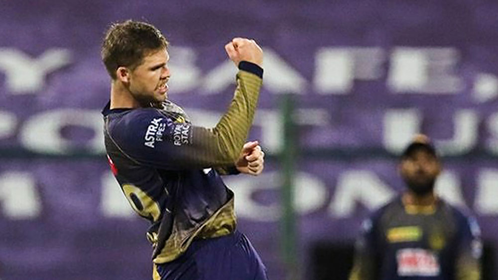 লকি ফার্গুসন: পেস অ্যাটাকে মনোযোগ না স্পিন বিভাগে বাড়তি জোর? কোন পথে আজ এগোবে কেকেআর। তার উপরেই নির্ভর করছে লকি ফার্গুসনের খেলা। প্রথম একাদশে খেলার ব্যাপারে উঠে আসছে কুলদীপ যাদবের নাম। সে ক্ষেত্রে ফার্গুসনের বদলে আসতে পারেন টম ব্যান্টন। তবে আজ ফার্গুসনের কপালই খুলতে পারে।