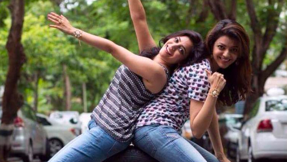 কাজলের এক বোন রয়েছেন। নাম নিশা। তেলুগুতে অনেক ফিল্ম করলেও বলিউডে এখনও হাতেখড়ি হয়নি নিশার।