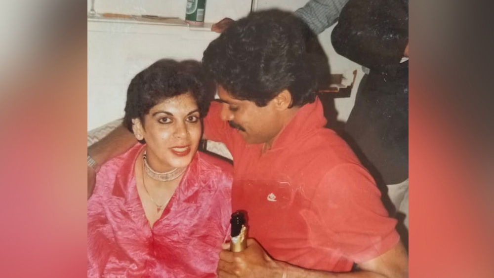 ১৯৭৮ সালে জাতীয় দলে সুযোগ পাওয়ার পরে রোমিকে প্রোপোজ করেছিলেন কপিল। তবে তখনও তারকা হওয়ার বেশ কিছুটা পথ বাকি।