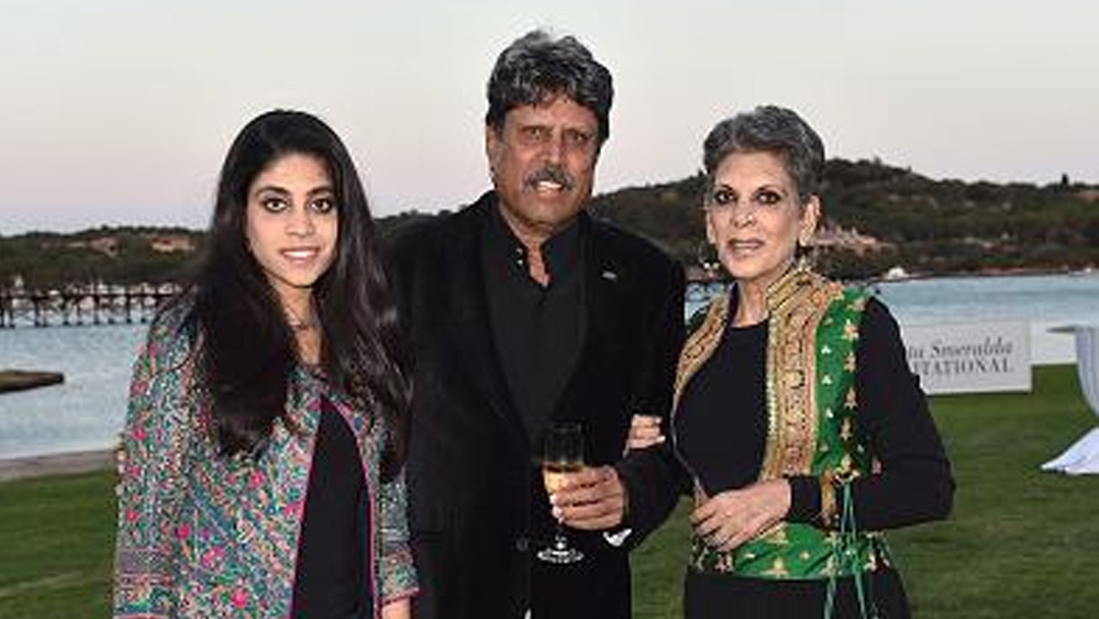 কপিল এবং রোমি দু’জনেই স্বীকার করেছেন তখন তাঁরা কেউই ততটা সপ্রতিভ ছিলেন না। শেষে এক দিন প্রোপোজ করেই ফেলেন কপিল। দু’জনে তখন একসঙ্গে ট্রেনে যাচ্ছিলেন।