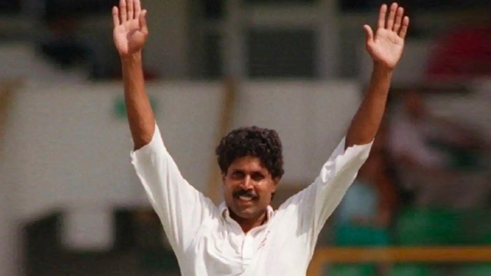 ১৯৯৪ সালেই ক্রিকেট থেকে অবসর নেন কপিল। তখন তাঁর নামের পাশে ১৩১ টেস্টে ৫২৪৮ রান এবং ৪৩৪ উইকেটের পরিসংখ্যান। সর্বোচ্চ ১৬৩। ২২৫টি ওয়ান ডে ম্যাচে কপিলের মোট রান ৩৭৮৩। সর্বোচ্চ অপরাজিত ১৭৫। উইকেট নিয়েছেন ২৫৩টি।