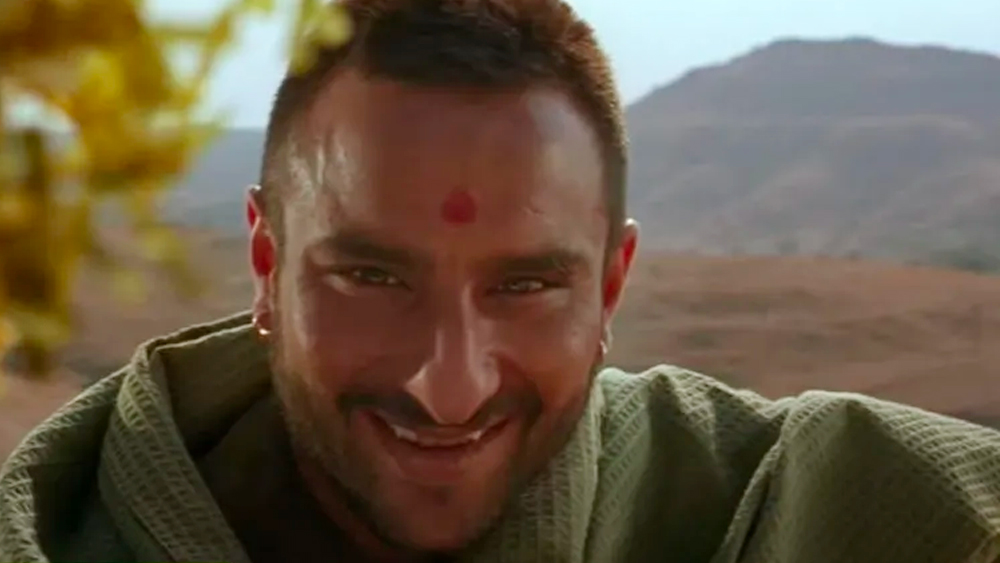 তবে নিজের অজান্তে আমির সবচেয়ে বেশি উপকার করেছেন সইফ আলি খানের। ছবির নাম ‘ওমকারা’। সাল ২০০৬।