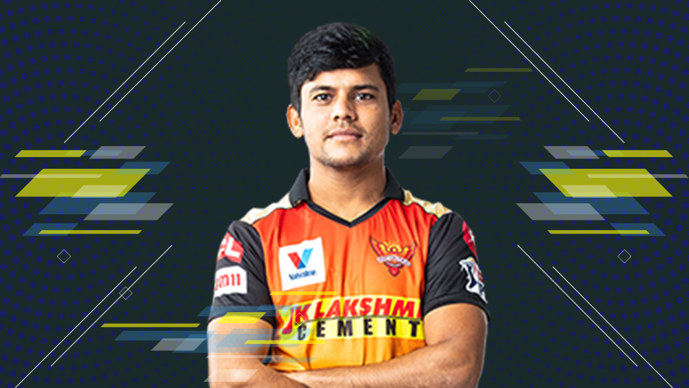 প্রিয়ম গর্গ: উত্তরপ্রদেশের তরুণ এই ক্রিকেটার অনভিজ্ঞ হলেও সুযোগ পেলেই তা কাজে লাগানোর চেষ্টা করেছেন। নজর কেড়েছেন এ বারের আইপিএলে সানরাইজার্স হায়দরাবাদের হয়ে। বয়স ২০ না পেরলেও তাঁর ব্যাট কিন্তু ঘুম কেড়ে নিতে পারে প্রতিপক্ষ বোলারদের।