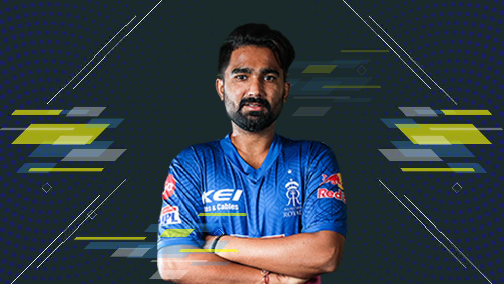 রাহুল তেওয়াটিয়া: এ বারের আইপিএলের আরেক আবিষ্কার এই রাহুল। ব্যাট হাতে ১৪ ম্যাচে ২৫৫ রান যেমন করেছেন, তেমনই নিয়েছেন ১০টি উইকেট। ভারতীয় দলের জন্য নতুন এক অলরাউন্ডার যে তৈরি তা দেখিয়ে দিল আইপিএল ২০২০।