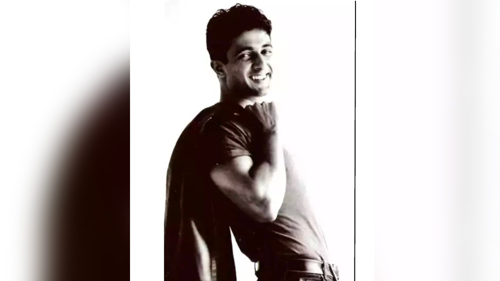 দিল্লিতে মডেলিং জীবন শুরু সঞ্জয়ের। বাণিজ্যে স্নাতক হওয়ার পরে মডেলিংকেই কেরিয়ার করলেন তিনি। বিজ্ঞাপনের দুনিয়ার প্রথম সারিতে পৌঁছতে সময় লাগেনি সুদর্শন সঞ্জয়ের। মডেলিংয়ের মাঝেই এল ছবিতে কাজের সুযোগ।