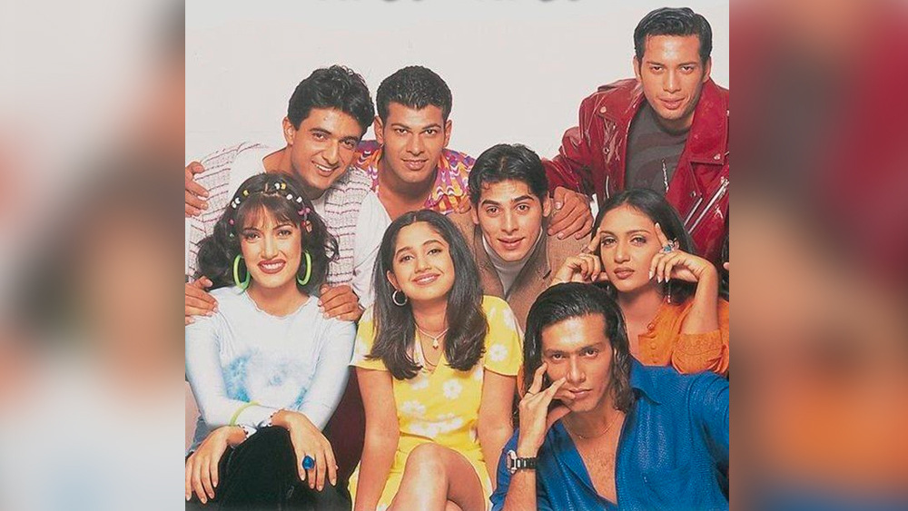 ১৯৯৯ সালে মুক্তি পেল সঞ্জয়ের প্রথম ছবি ‘প্যায়ার মেঁ কভি কভি’। রিঙ্কি খন্না, ডিনো মোরিয়ার সঙ্গে এই ছবিতে তিনি ছিলেন পার্শ্বচরিত্রে। ছবিটি ফ্লপ করলেও নজর কেড়েছিলেন সঞ্জয়। জনপ্রিয় হয়েছিল ছবির গানও।