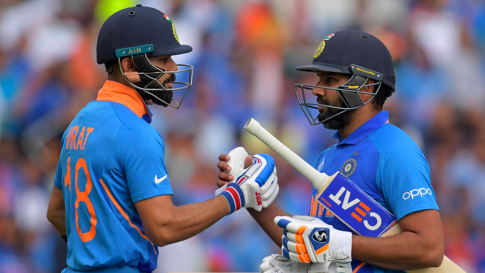 টি২০-তে ভারতীয় দলকে এখনও অবধি ১৯ ম্যাচে নেতৃত্ব দিয়েছেন রোহিত। যার মধ্যে ১৫টিতেই জিতেছে ভারত। অন্য দিকে বিরাটের নেতৃত্বে ৩৭টা ম্যাচ খেলে ভারত জিতেছে ২২ ম্যাচে। জয়ের শতাংশের হিসেবে বিরাটের (৬৫.৭১) থেকে অনেকটাই এগিয়ে রোহিত (৭৮.৯৪)।