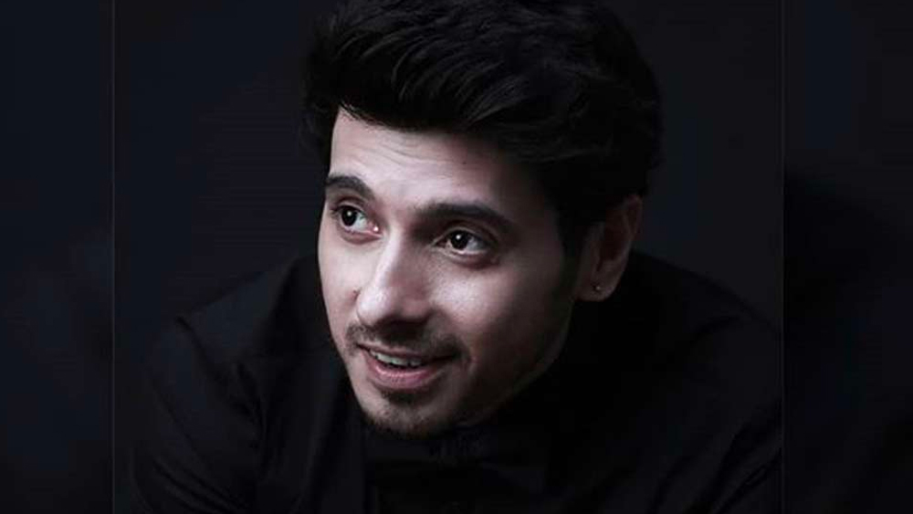 তাঁর প্রিয় বিষয় তখন রাষ্ট্রবিজ্ঞান। দ্বাদশ শ্রেণির পরীক্ষায় ৮৪ শতাংশ নিয়ে পাশ করলেন। পরীক্ষার নম্বর দেখে হতভম্ব হয়ে গিয়েছিলেন বাবা। প্রথমে ভেবেছিলেন ছেলে বোধ হয় রেজাল্টে কিছু কারচুপি করেছেন।