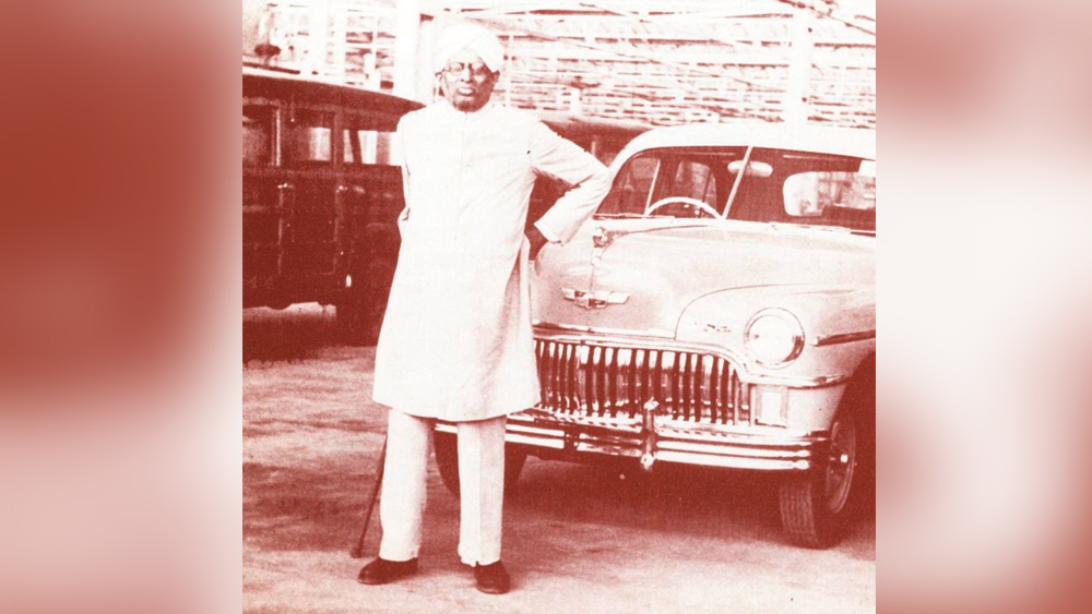 ছোটদের মুখে হাসি ফোটানো ক্যান্ডির কারিগরের ব্যক্তিগত জীবনে ছিল অনেক যন্ত্রণা। পড়াশোনা চলাকালীন ১৯০০ সালে শোলাপুরের এক ব্যাঙ্ক কর্মীর মেয়েকে বিয়ে করেন তিনি। কিন্তু প্রথম সন্তানের জন্মের সময়ই মৃত্যু হয় স্ত্রীর।