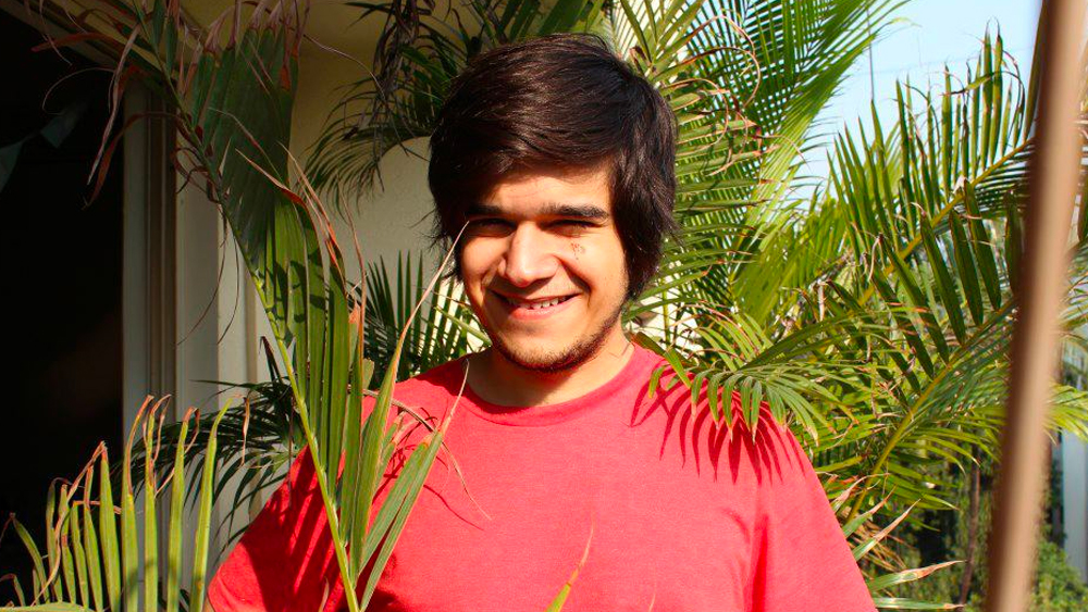 বলিউডে স্বজনপোষণ আছে, সে কথা নির্দ্বিধায় স্বীকার করেছেন ভিভান। নবাগতদের তুলনায় স্টারকিডরা সহজে সুযোগ পান, জানিয়েছেন সে কথাও। তবে শুধু বলিউড নয়, সব কাজের ক্ষেত্রেই স্বজনপোষণ আছে বলে দাবি নাসিরুদ্দিন ও রত্না শাহের পুত্র ভিভানের।