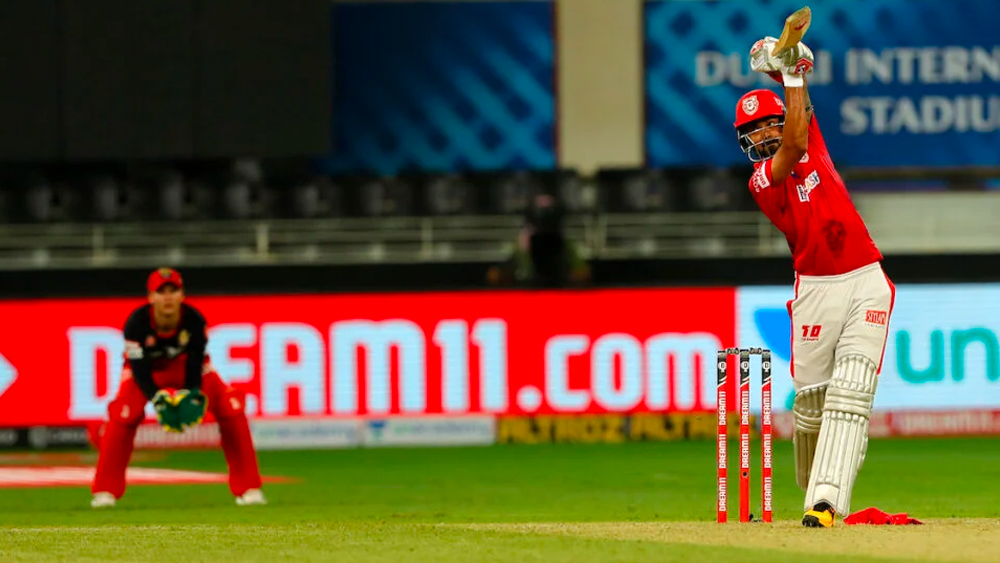 হুসেনের দলের অধিনায়ক হলেন লোকেশ রাহুল। তিনি ওপেনারও। কিংস ইলেভেন পঞ্জাবের অধিনায়ক ১৬ ম্যাচে ৫৫.৮৩ গড়ে করেছেন ৬৭০ রান। কমলা টুপির মালিকও তিনি। ব্যাট হাতে দলকে যেমন টেনেছেন, তেমনই নেতা হিসেবেও নজর কেড়েছেন। পাশাপাশি, উইকেটকিপিংও করেছেন তিনি।