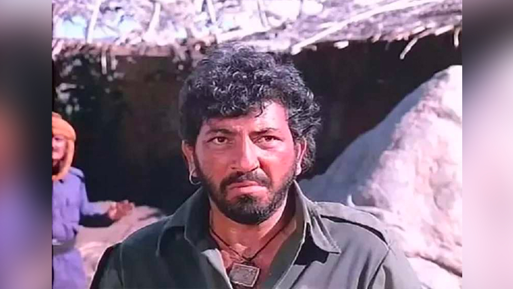 বাড়িতে ছোট শিশু। আমজাদের দুর্ঘটনা ঘটলে কী হবে! এ সব ভেবেই শরীর অবশ হয়ে এসেছিল। প্রাণ হাতে নিয়ে বেঙ্গালুরু পৌঁছে শ্যুটিং শুরু করে দিলেন আমজাদ। ১৯৭৫ সালে মুক্তি পেল ‘শোলে’। এর পর জীবন পুরোপুরি বদলে যায় তাঁর।