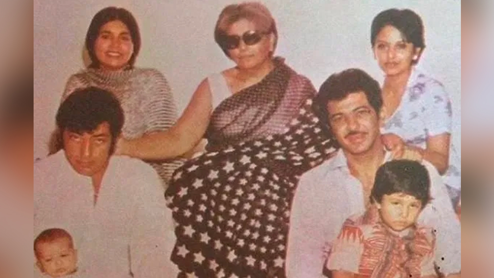 ২৮ বছর কেটে গিয়েছে। কিন্তু এখনও স্বামীর মৃত্যু মেনে নিতে পারেন না শাহলা। এই ২৮ বছরে আমজাদের একটাও ফিল্ম দেখেননি তিনি। বাড়িতে আমজাদের কোনও ছবিও রাখেননি শাহলা।