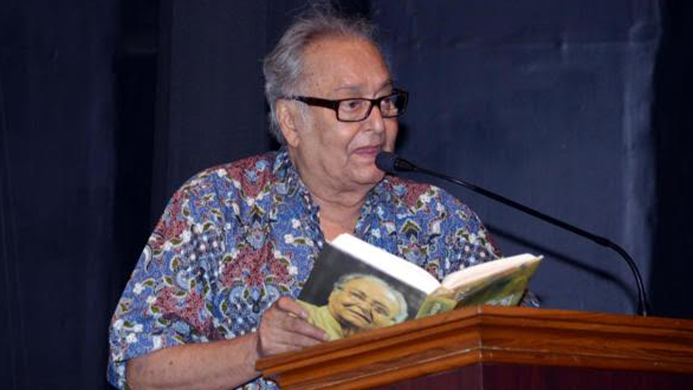 সৌমিত্র অনেকের। তিনি ছবির দর্শকের। তিনি থিয়েটারবোদ্ধাদের। আবার তিনি কবিতাপ্রেমীদেরও। তাঁর লেখা কবিতা ‘পূর্ব মৌসুমী’, ‘সহচরী’, ‘উৎসর্গ’ এবং ‘রাত্রিশেষে’ বার বার সঙ্গী হয়েছে বাঙালি মননের।